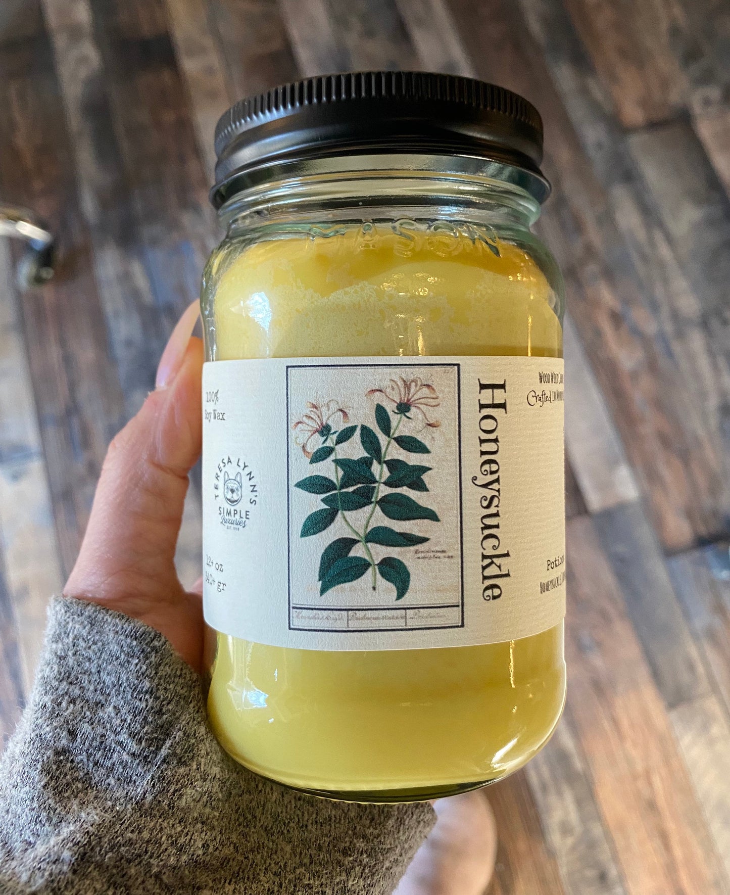 Honeysuckle, Scented wooden wick soy wax candle