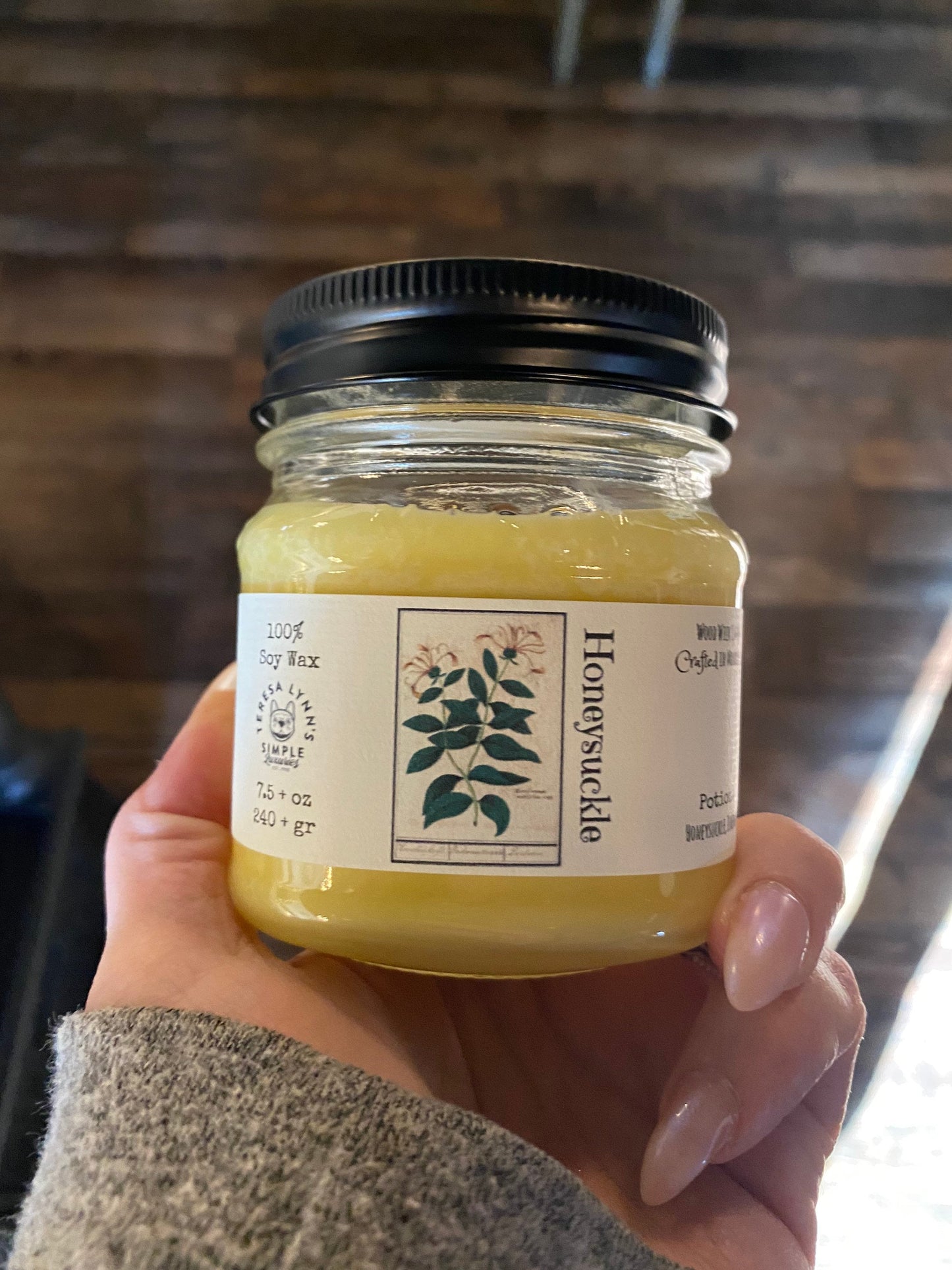 Honeysuckle, Scented wooden wick soy wax candle